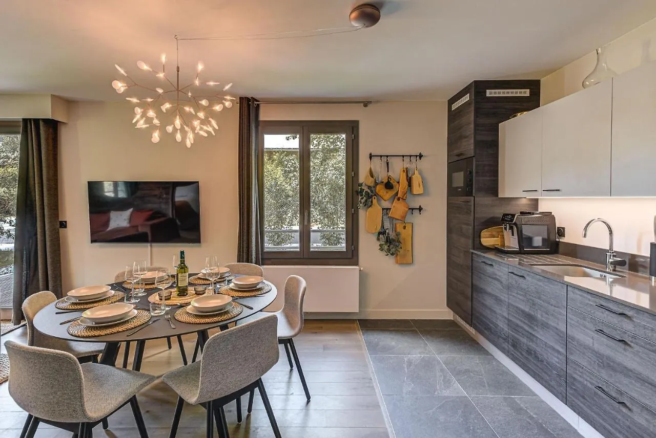 White Pearl A05 Modern Apartment Chamonix Alpes Travel Sleeps 4 To 6