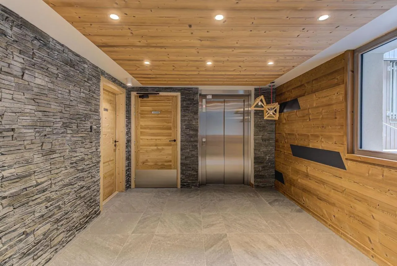 White Pearl A05 Modern Apartment Chamonix Alpes Travel Sleeps 4 To 6 0*,  프랑스