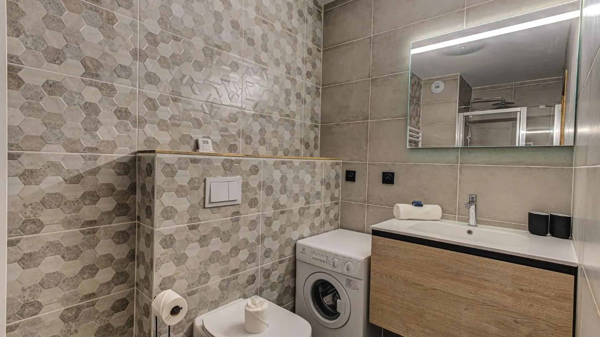 White Pearl A05 Modern Apartment Chamonix Alpes Travel Sleeps 4 To 6 0*,